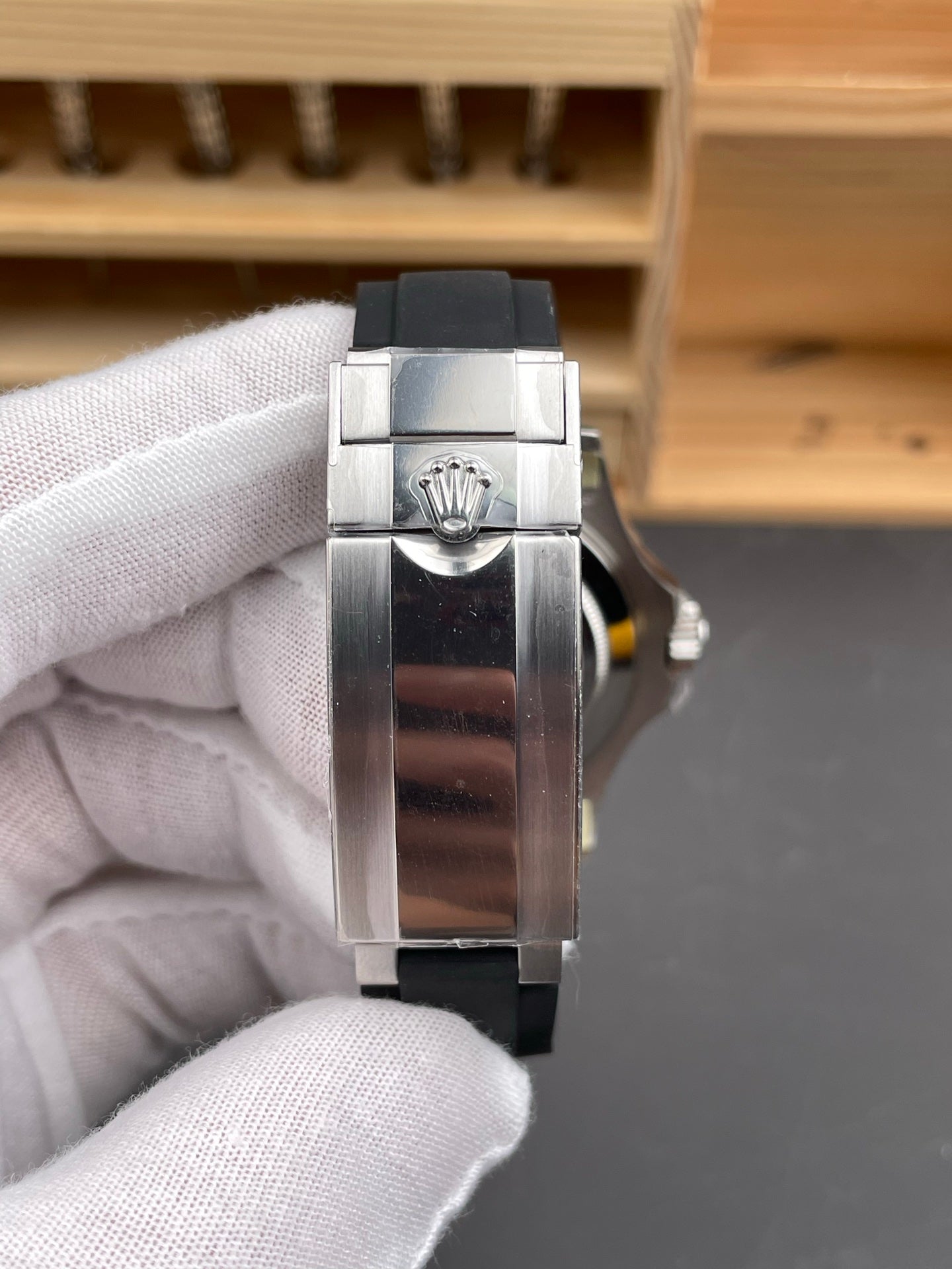 Rolex Yacht-Master Black Dial + Black Bezel + Rubber Strap