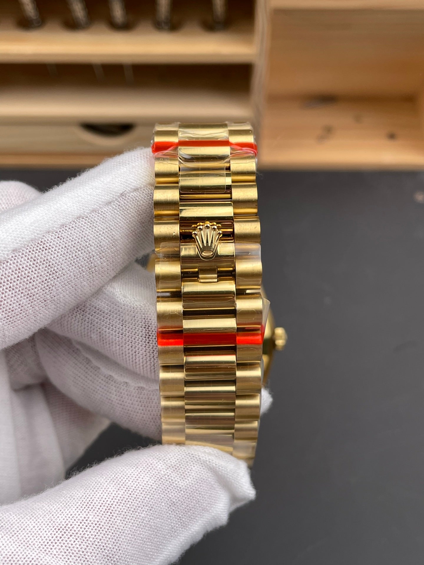Rolex Day-Date Gold Dial Roman Markers +Full Gold Bezel + Full Gold President
