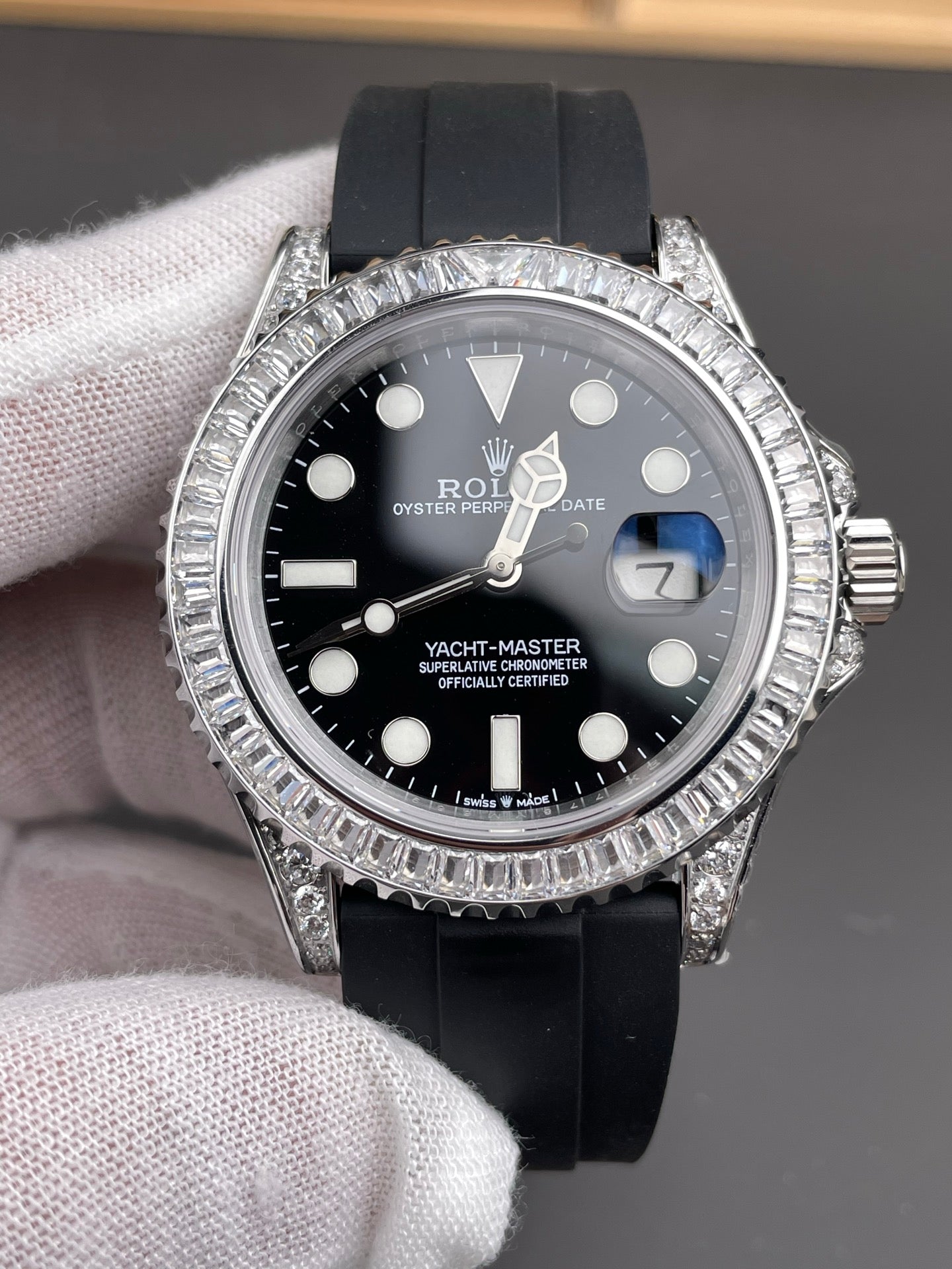 Rolex Yacht-Master Black Dial + Diamond Bezel + Rubber Strap