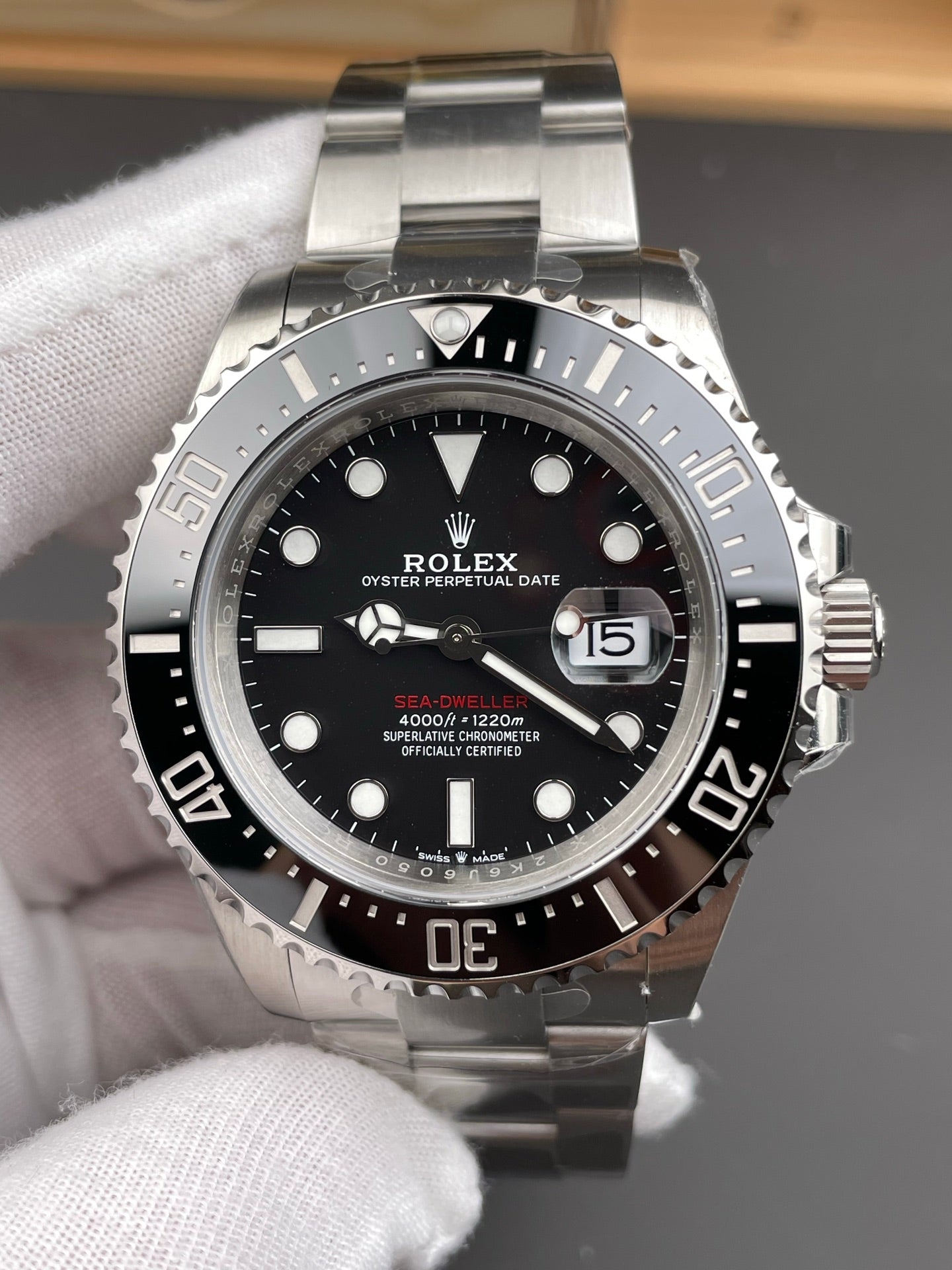 Rolex Sea-Dweller r Black Dial + Steel Bezel + Steel Bracelet Single Red Marking